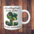 Tasse „Ich schlängel mich durchs Leben – elegant, leise und leicht giftig“ mit Schlange – 312 ml